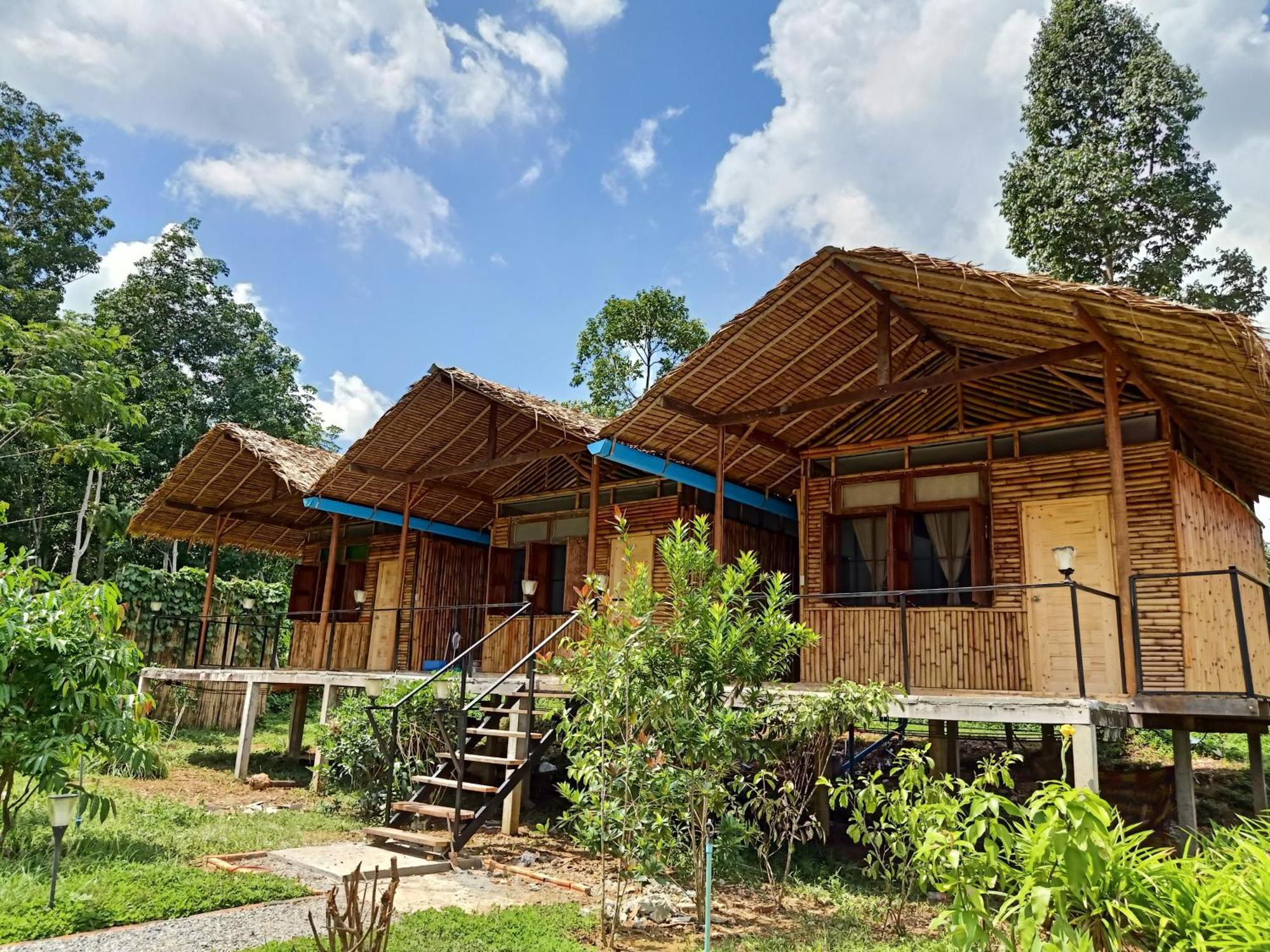 Bansuanphutarn Hotel Ban Pha Saeng Lang Exterior photo